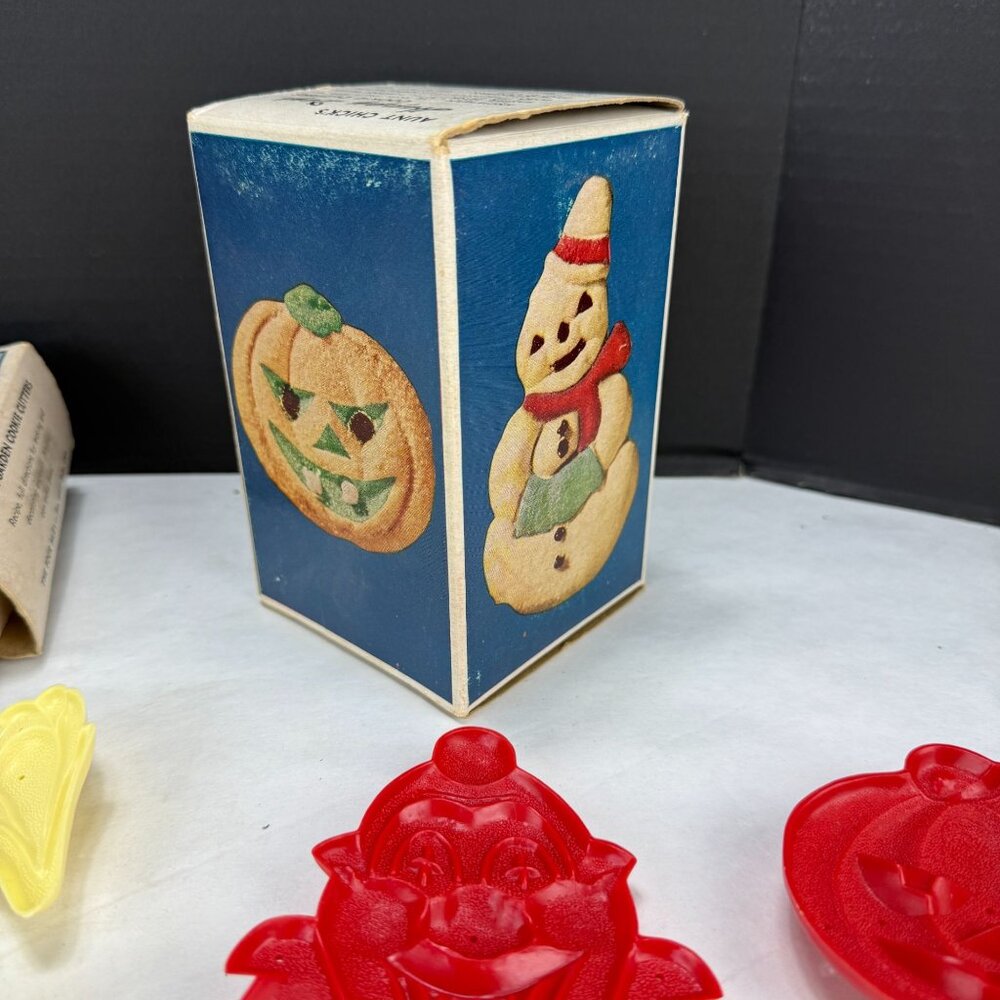 Vintage The Four Mc B's Flower Garden and Happy Days Cookie Cutters - Picture 10 of 13
